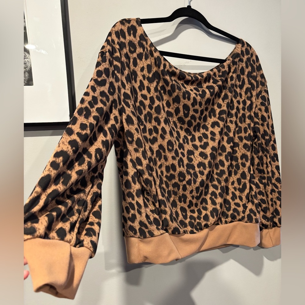 💕3/$25💕 Leopard Print Off-the-Shoulder Top - Picture 4 of 4